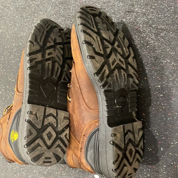 Survivor boots. Mens size 9. Brown comfortable boots. New laces. Waterproof. - Picture 4 of 4